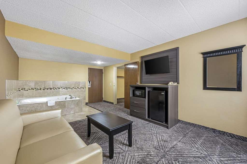 Quality Inn & Suites Lincoln Room photo